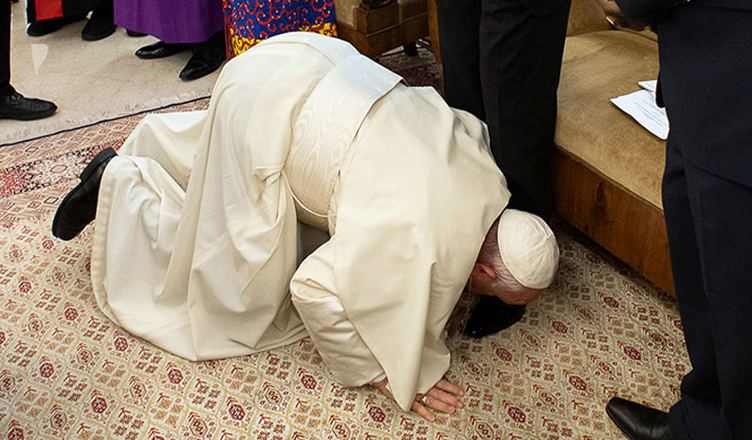 Pope Francis kisses