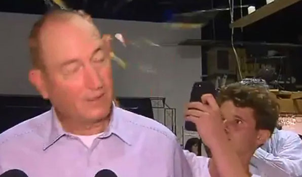 Australian PM gets an egg attack