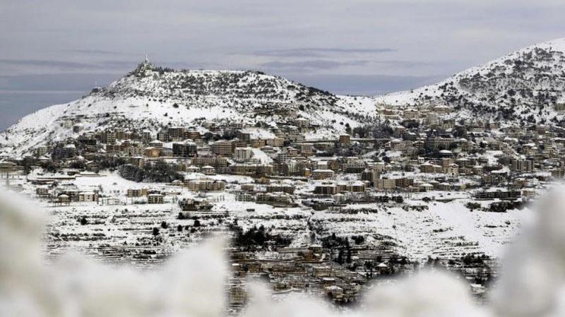 Lebanon closes in the snow